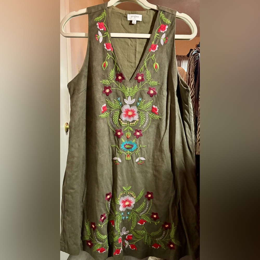 UMGEE Embroidered Olive Green Sleeveless Dress